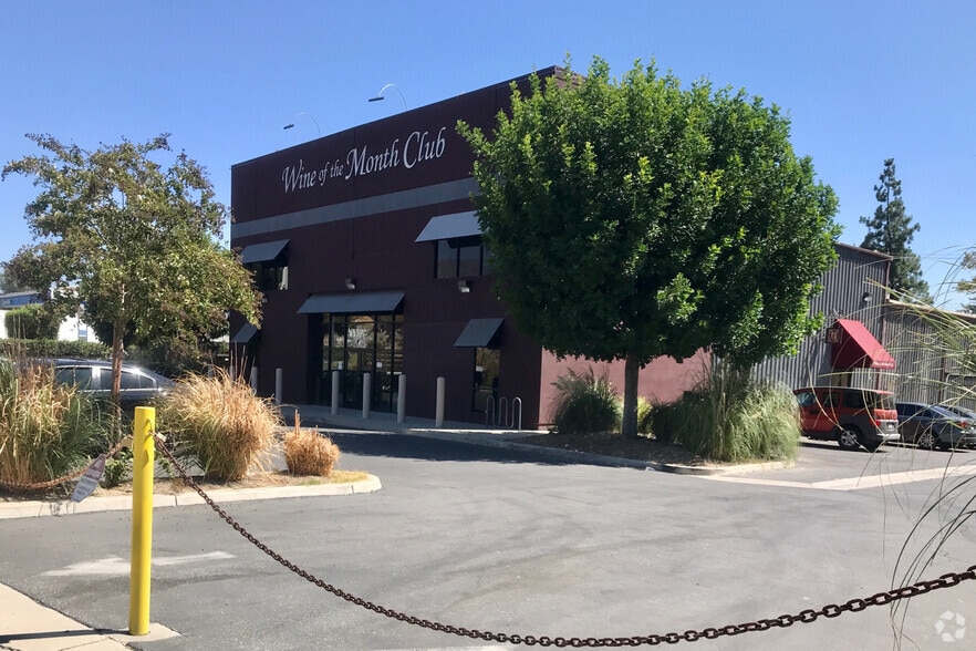 127 W Pomona St, Monrovia, CA for lease - Building Photo - Image 3 of 6