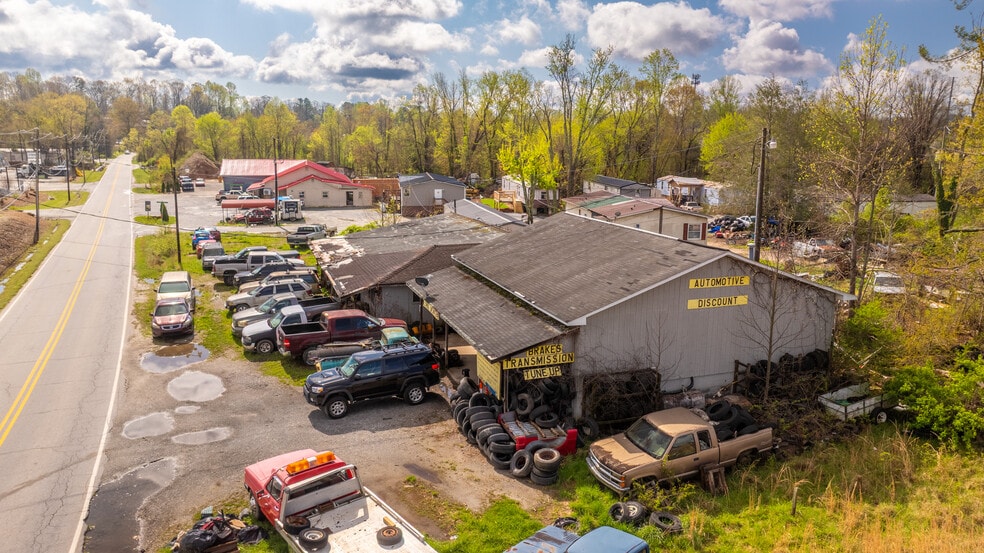 1611 Old Spartanburg rd, Hendersonville, NC for sale - Building Photo - Image 2 of 12