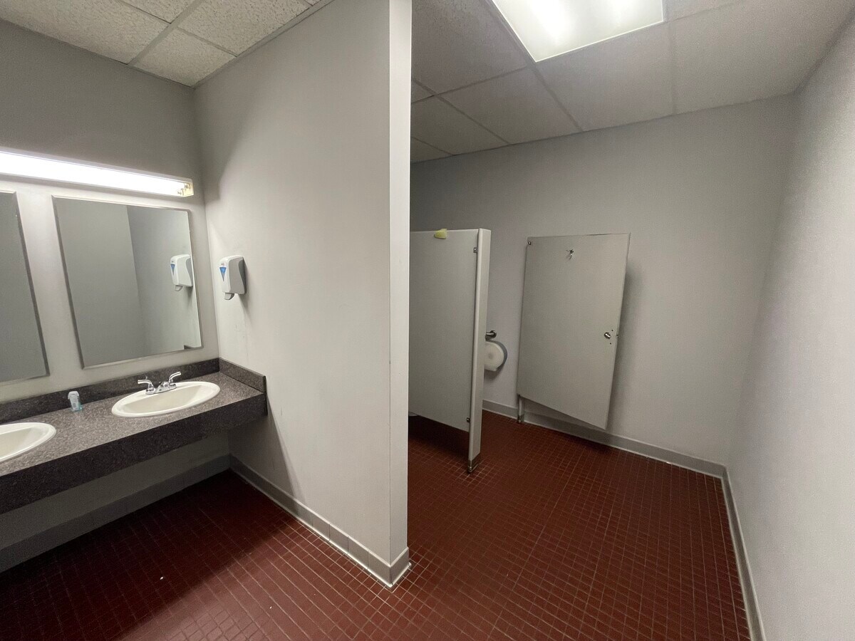 1901 Floyd Bradford Rd, Trussville, AL 35173