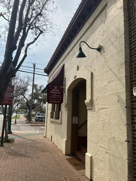 824 S Austin Ave, Georgetown, TX for sale - Building Photo - Image 1 of 1