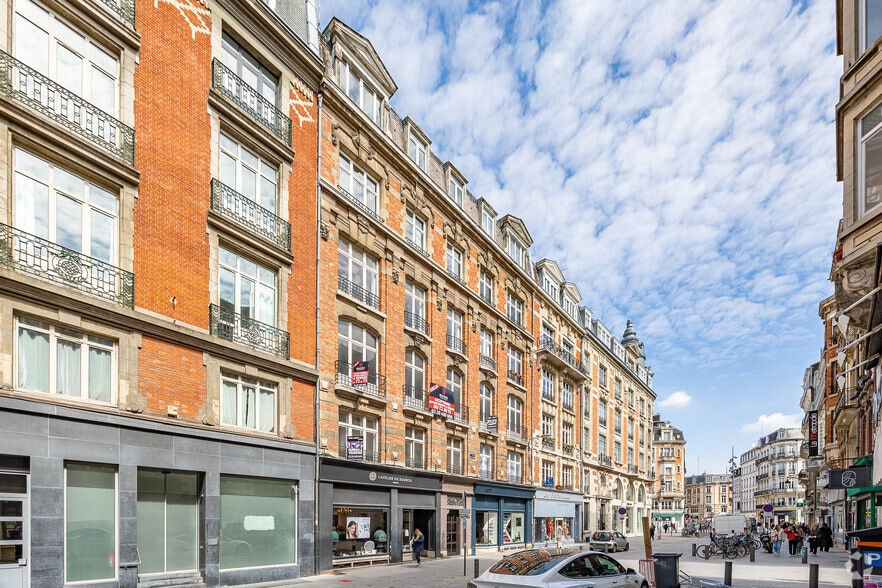 13 Rue Des Ponts De Comines, Lille for sale - Building Photo - Image 2 of 2
