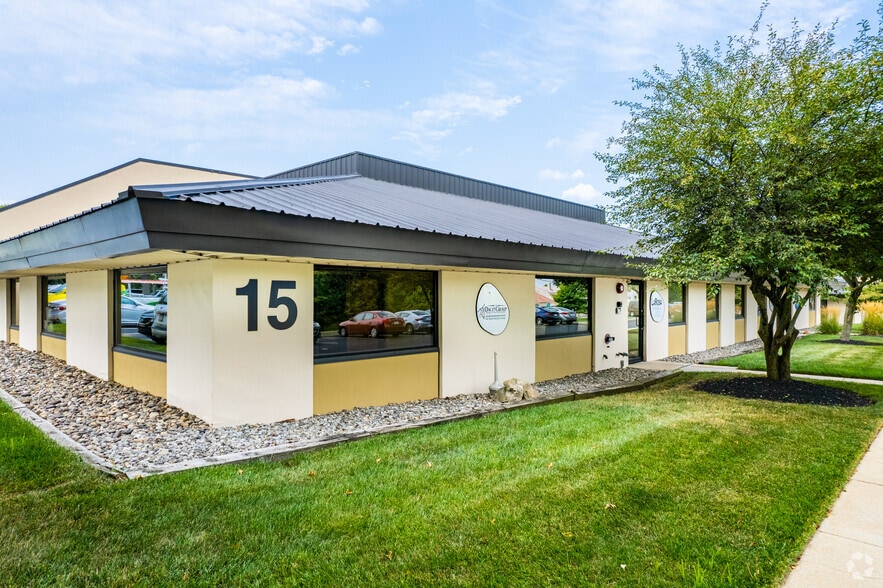 75 E Uwchlan Ave, Exton, PA for lease - Primary Photo - Image 1 of 8
