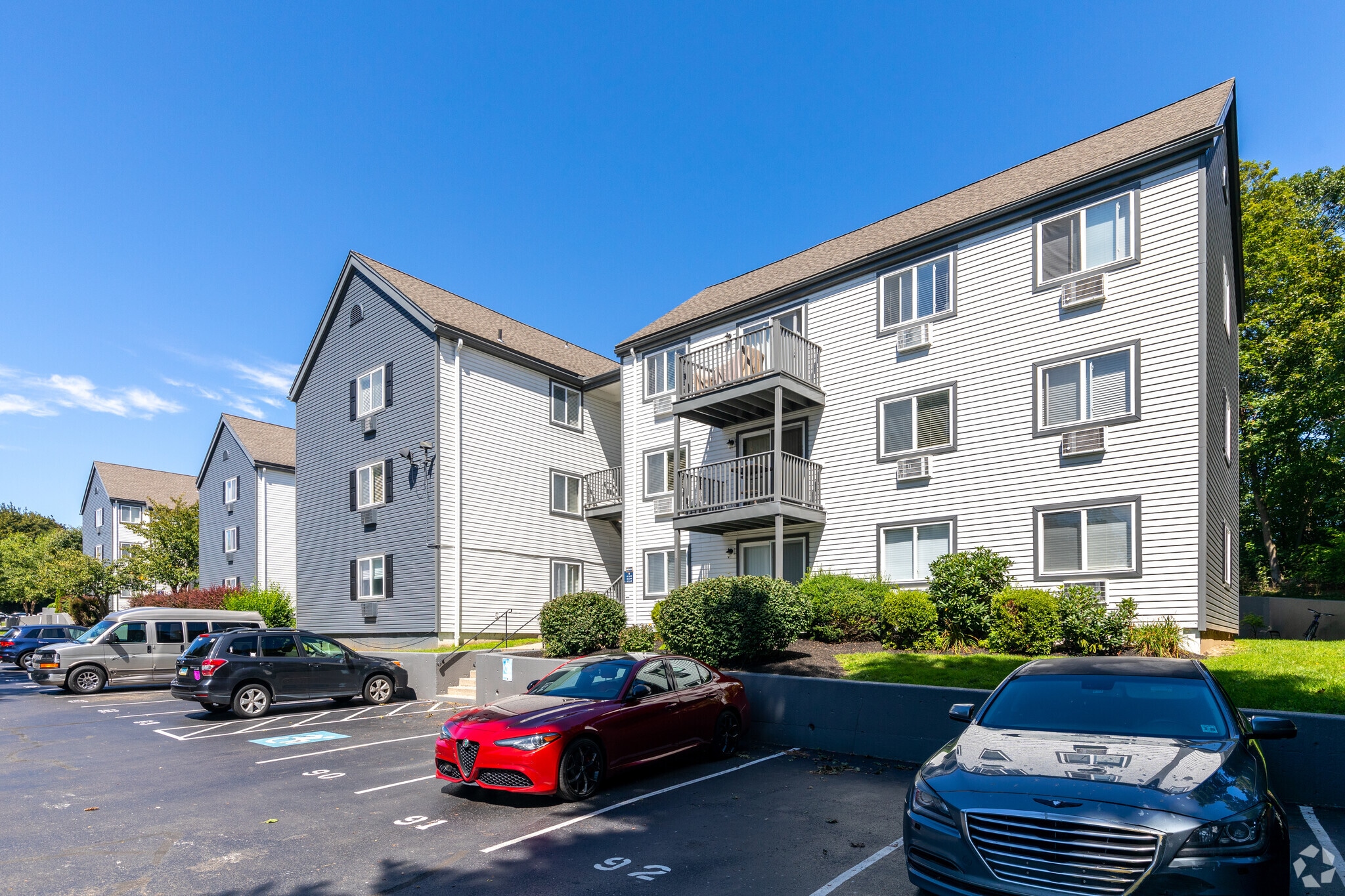 10 Clapboard Ridge Rd, Danbury, CT for sale Primary Photo- Image 1 of 1