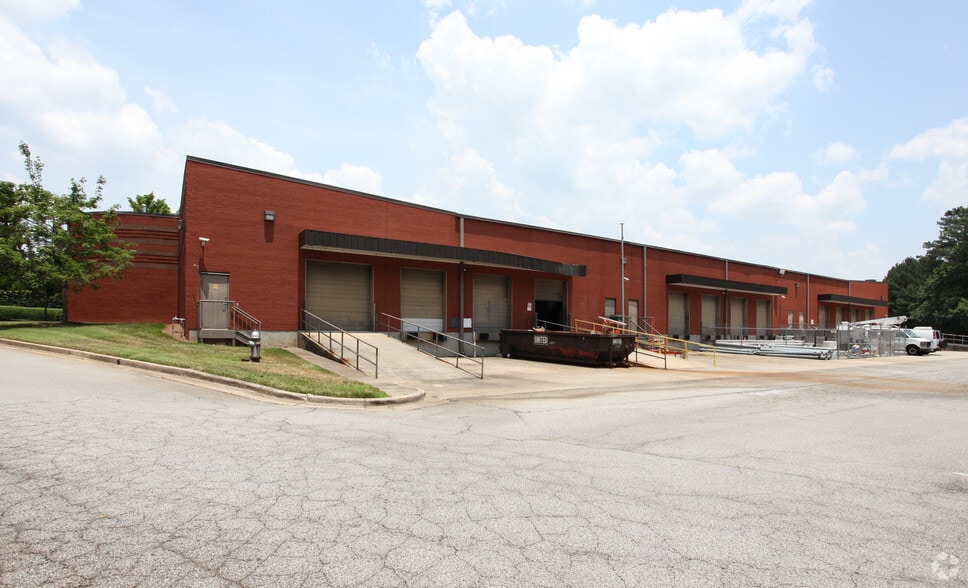 1450 Oakbrook Dr, Norcross, GA for lease - Building Photo - Image 3 of 4
