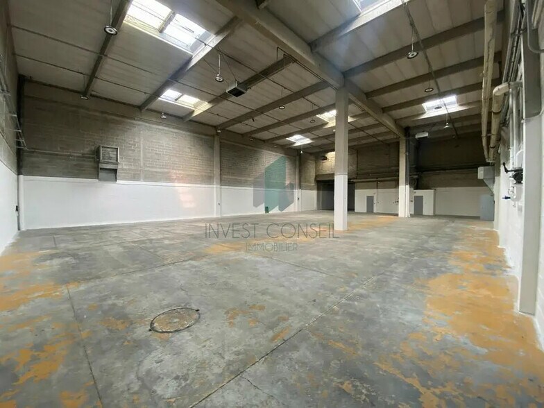 Office in Sarcelles for lease - Building Photo - Image 1 of 7