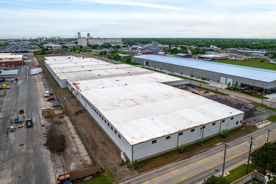 3600 N Santa Fe St, Wichita, KS for sale - Aerial - Image 2 of 4