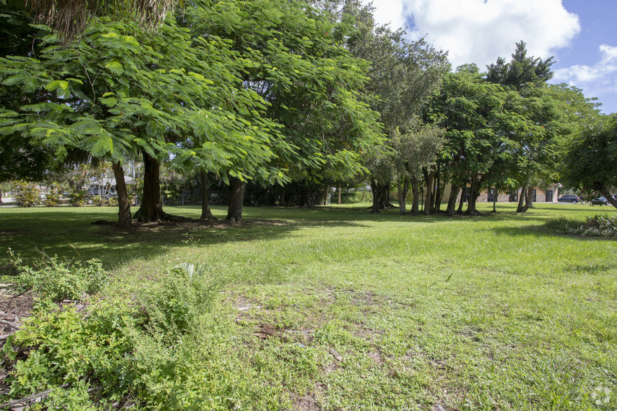 2861 Dr. Martin Luther King Jr Blvd, Fort Myers, FL for sale - Primary Photo - Image 1 of 1