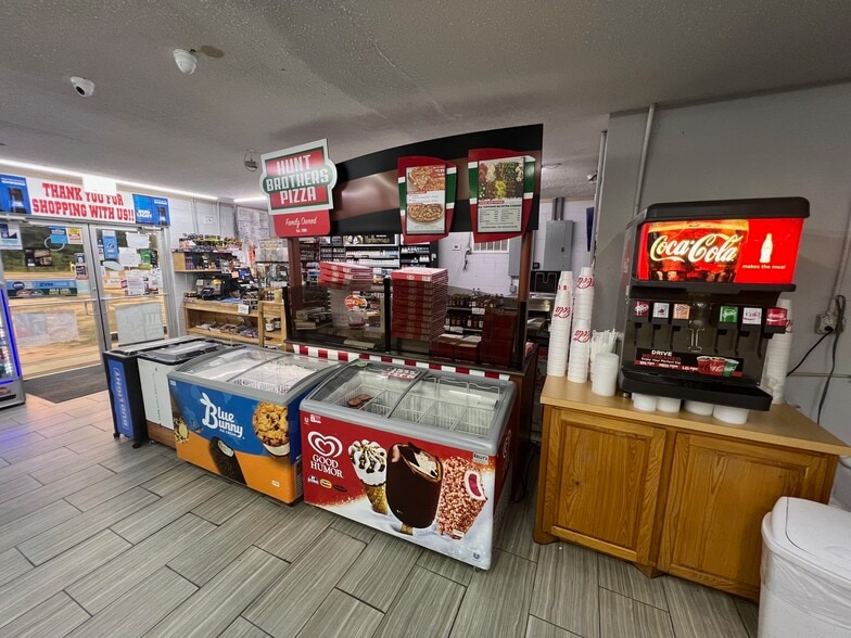 17948 LA Highway 42, Livingston, LA for sale - Primary Photo - Image 1 of 5