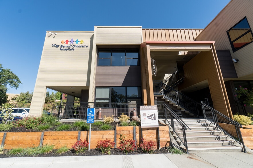 120 La Casa Via, Walnut Creek, CA 94598