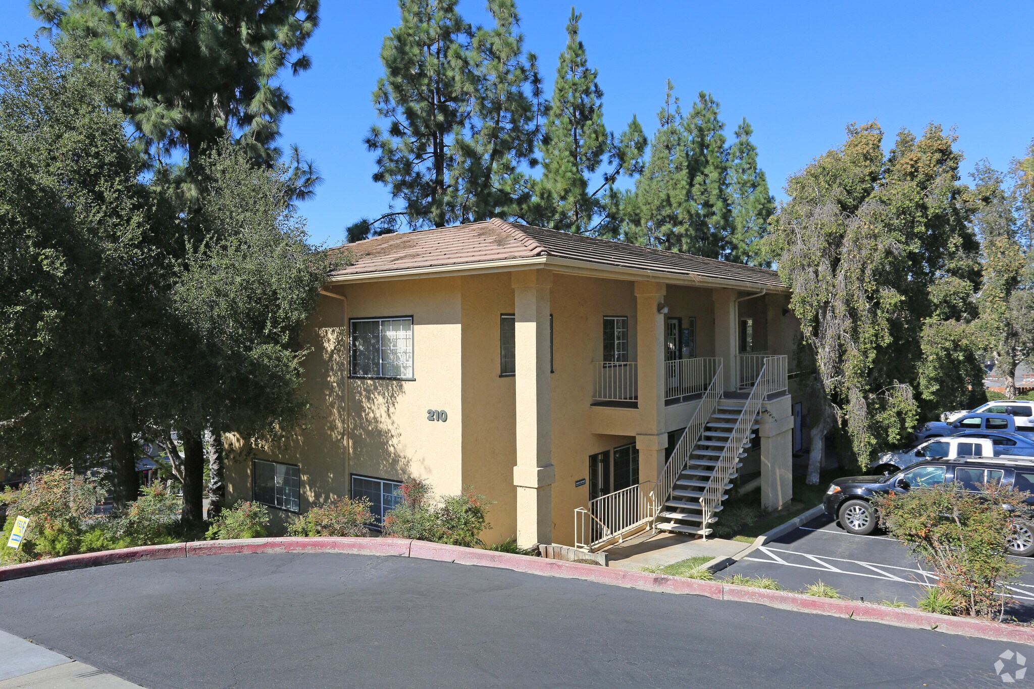 210 E Fig St, Fallbrook, CA for sale Primary Photo- Image 1 of 1