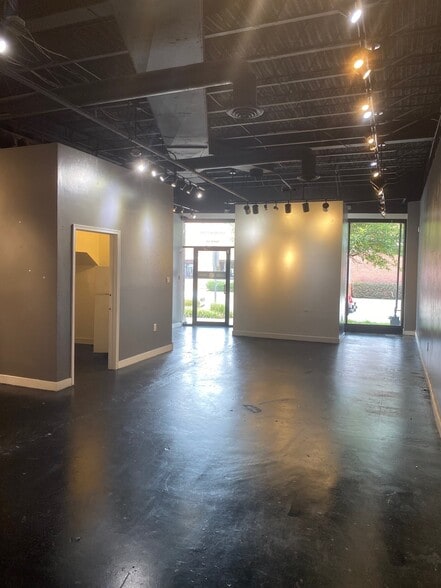 424 W 21st St, Norfolk, VA for lease - Interior Photo - Image 3 of 6