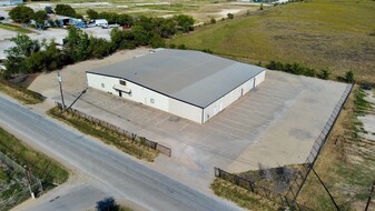 10100 Hicks Field Rd, Fort Worth TX - Warehouse