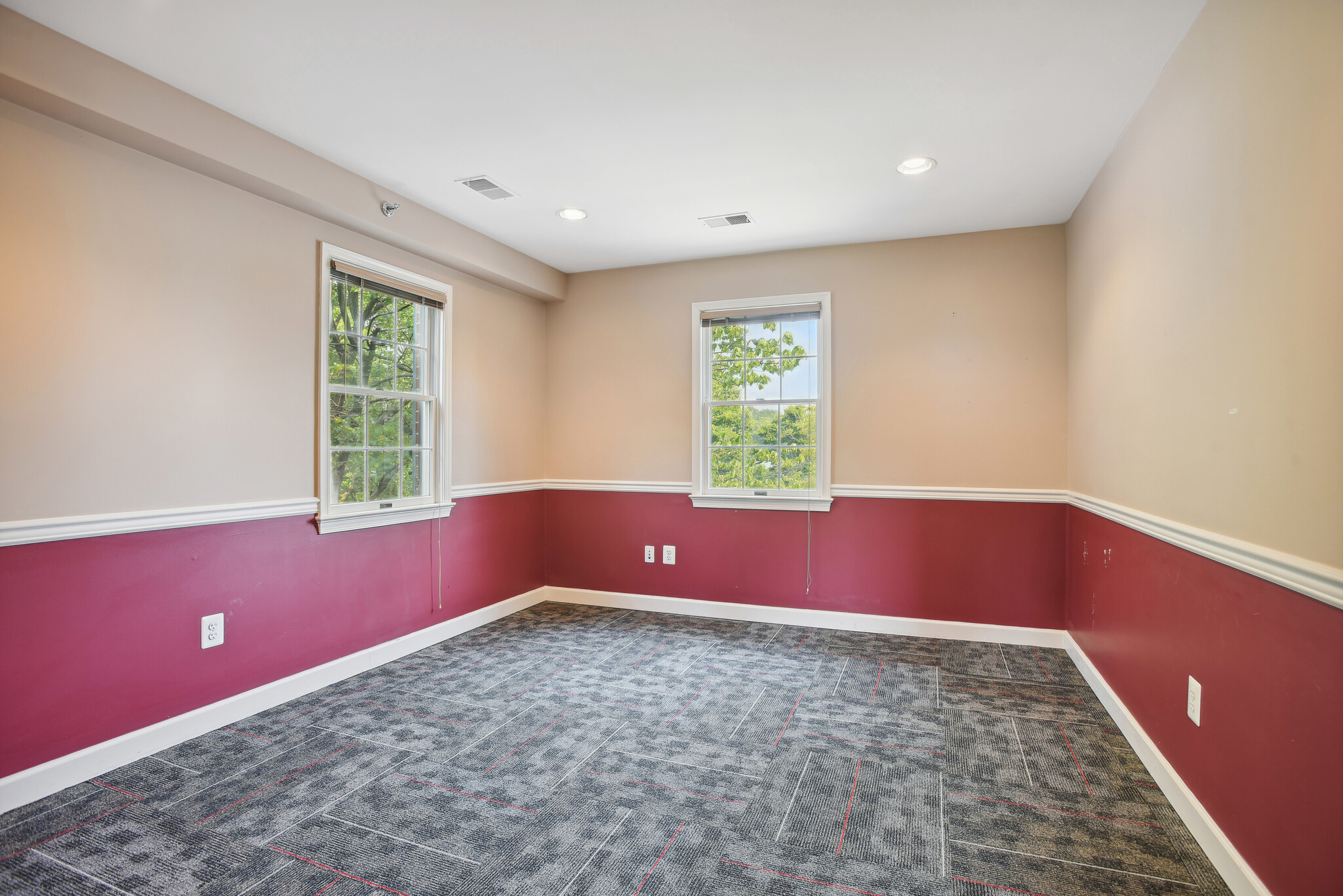 731 Walker Rd, Great Falls, VA for lease Interior Photo- Image 1 of 4