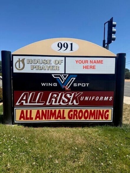 991 Lake Blvd, Redding, CA for lease - Pylon Photo - Image 2 of 6