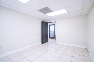 1125 NE 125th St, North Miami, FL for lease Building Photo- Image 1 of 3