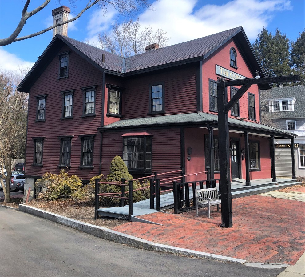 15 Monument St, Concord, MA 01742