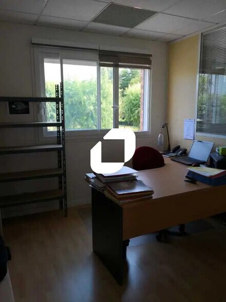 Office in Lisses for lease - Interior Photo - Image 3 of 4