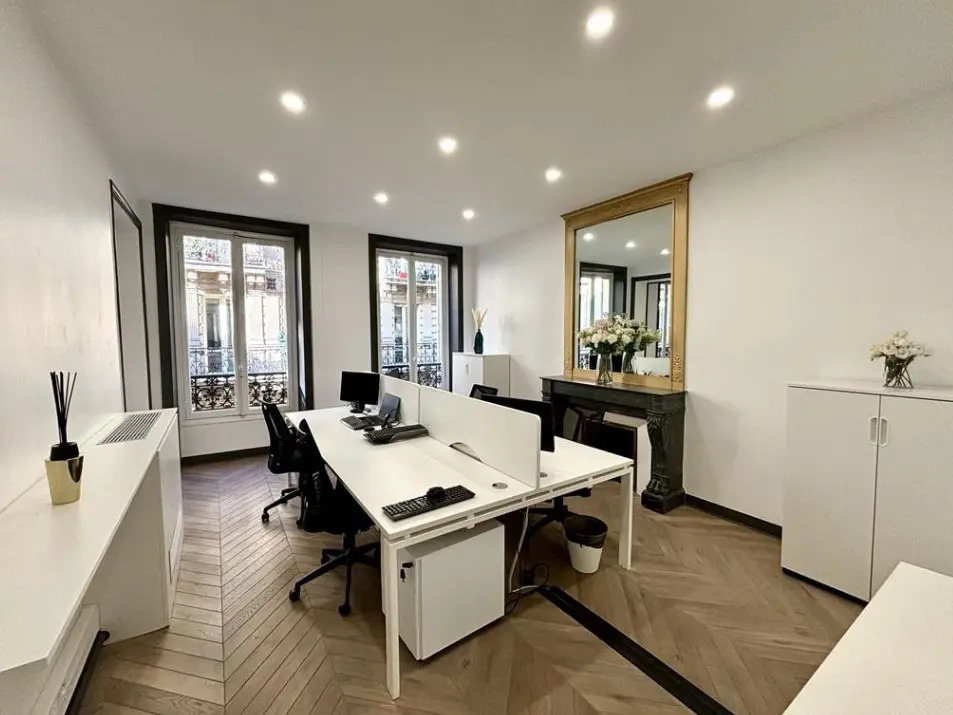 Office in Paris for sale Building Photo- Image 1 of 9