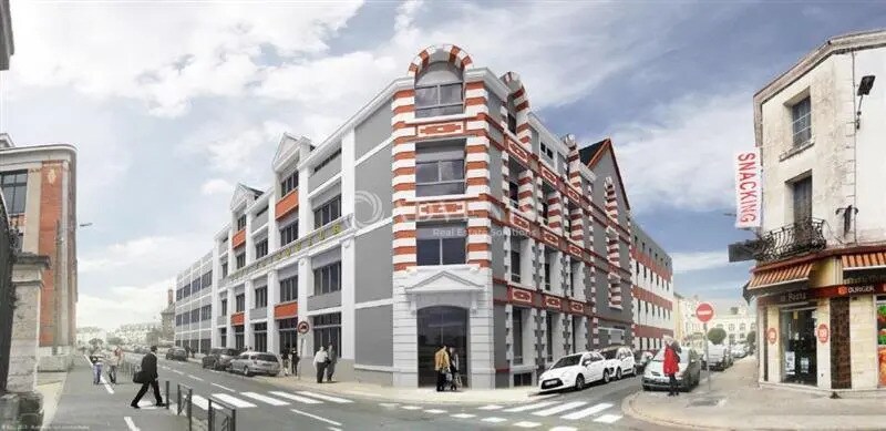 Retail in Blois for lease Building Photo- Image 1 of 2