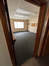 1666 McMyler St, Warren, OH for lease Interior Photo- Image 2 of 13