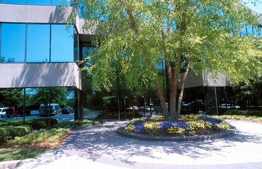 5950 Live Oak Pky, Norcross, GA for lease - Building Photo - Image 2 of 61