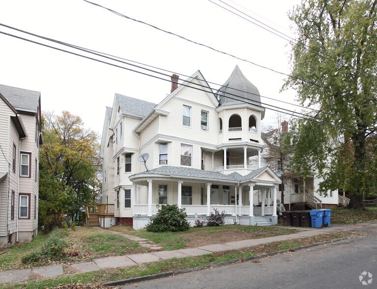 320-322 Chestnut St, New Britain, CT for sale - Primary Photo - Image 1 of 1
