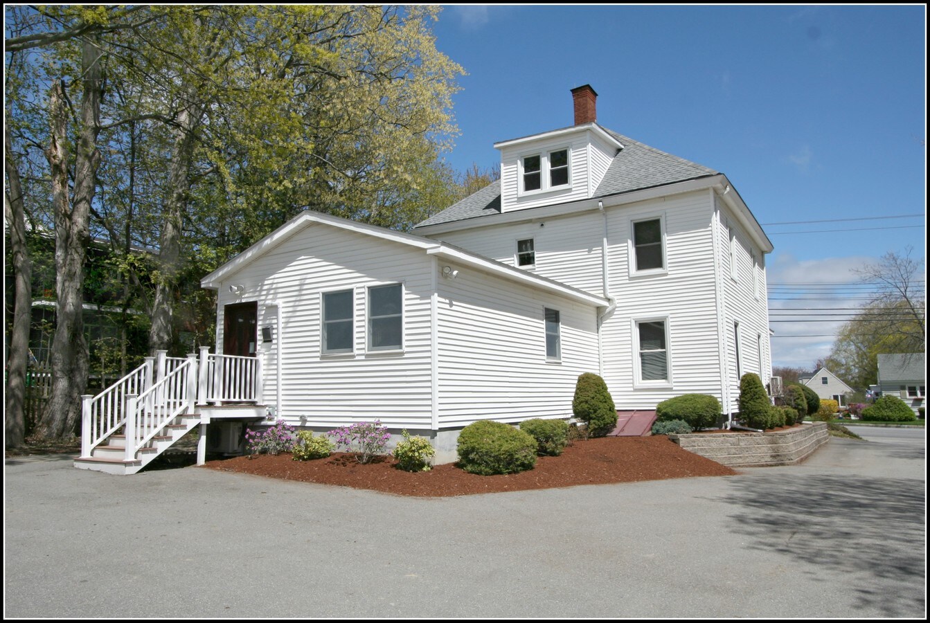 716 Union St, Bangor, ME 04401