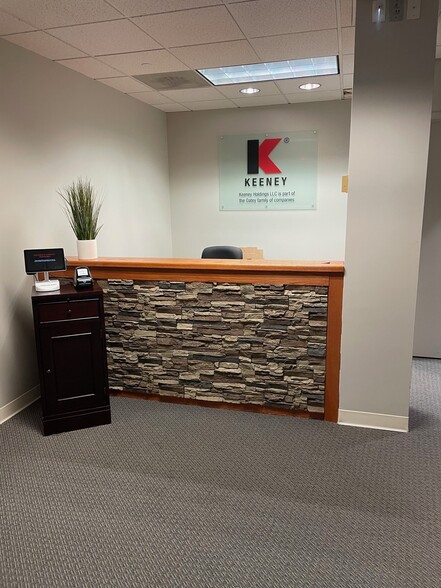 74 Batterson Park Rd, Farmington, CT for lease - Interior Photo - Image 2 of 3