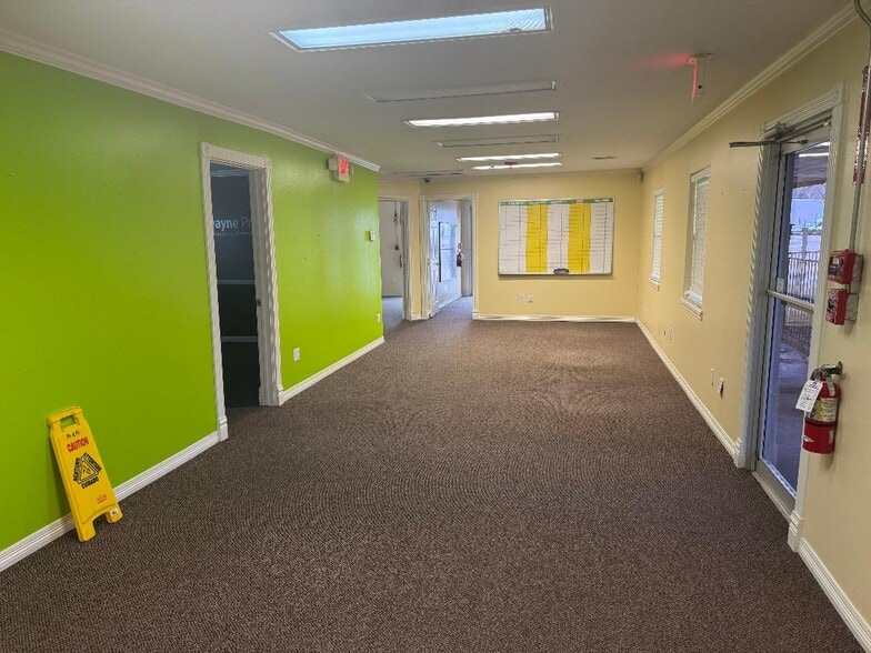 2533 Roy Rd, Pearland, TX for lease - Interior Photo - Image 2 of 18