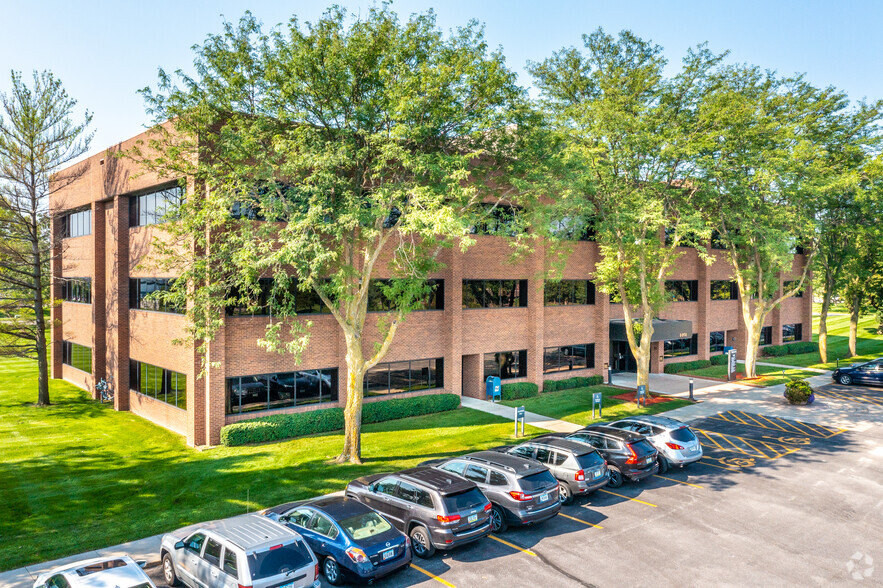 4401 Westown Pky, West Des Moines, IA for lease - Building Photo - Image 1 of 4