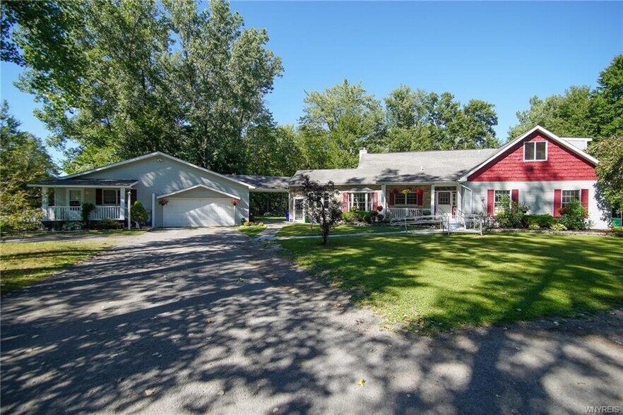 11513 Bonnie Lake Dr, Alden, NY 14004