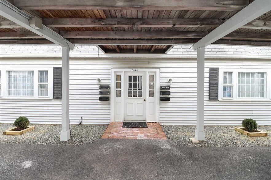 346 Gifford St, Falmouth, MA 02540