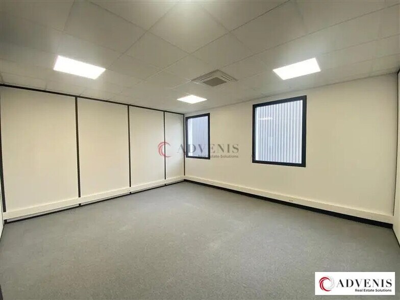Office in Mérignac for lease - Building Photo - Image 3 of 12