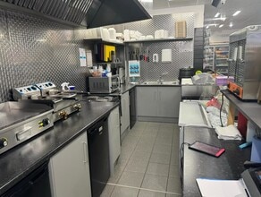 119 Main St, Overtown for lease Interior Photo- Image 2 of 3