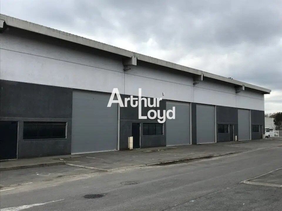 Location Commerce 180 m² - Photo 1