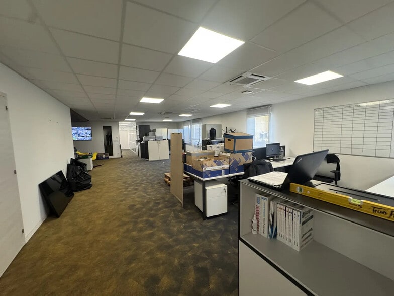 15 Rue De L'Escaut, Reims for lease - Interior Photo - Image 3 of 7