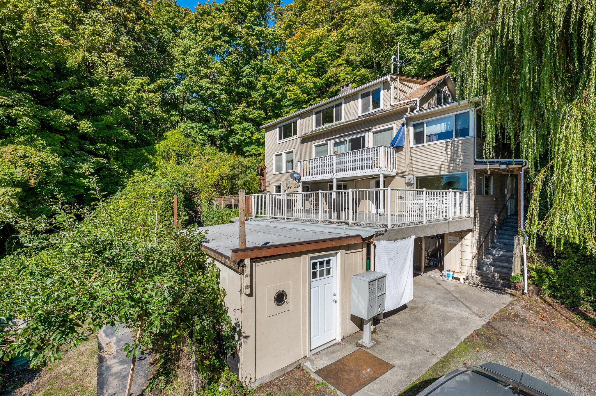 1040 Elliott Ave W, Seattle, WA for sale Primary Photo- Image 1 of 1