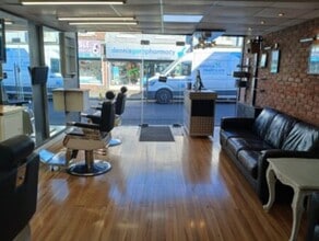 33 Whittaker Ln, Manchester for lease Interior Photo- Image 2 of 2