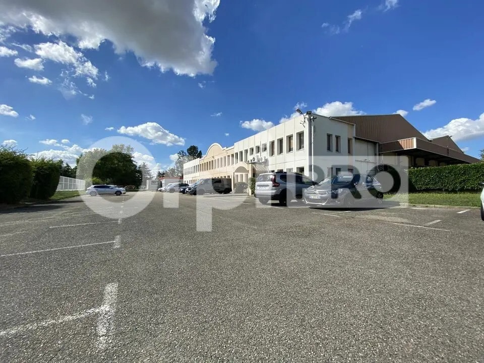 Office in Saint-Symphorien-d'Ozon for lease Building Photo- Image 1 of 12