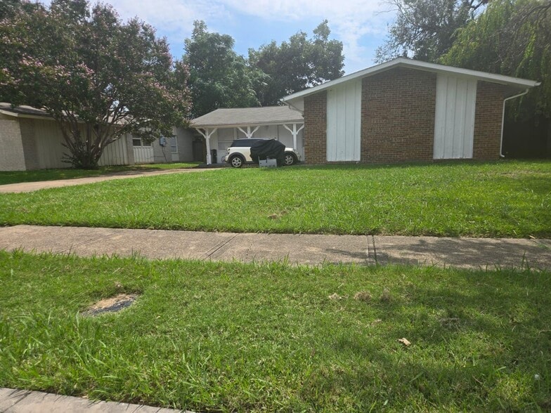 Fully Leased SFR Investment Portfolio portfolio of 3 properties for sale on LoopNet.com - Primary Photo - Image 2 of 9