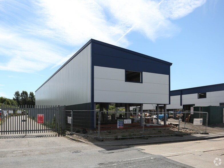 1-5 Castle Rd, Sittingbourne for lease - Building Photo - Image 2 of 2