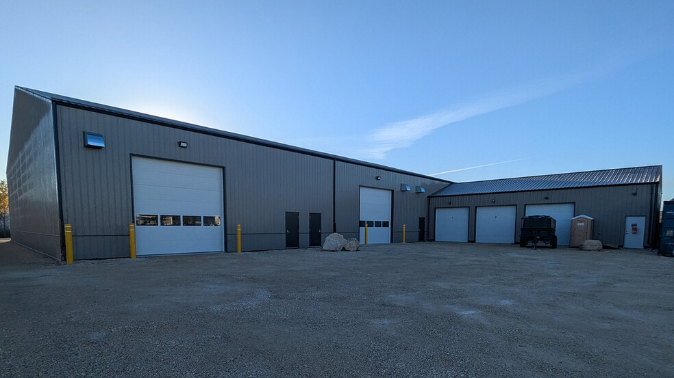 17 Don Valley Pky, Oakbank, MB for lease - Building Photo - Image 2 of 5