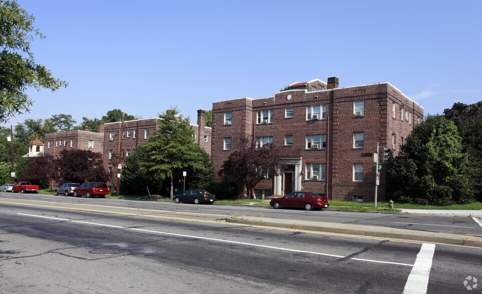 5906 13th St NW, Washington, DC for sale - Building Photo - Image 2 of 17