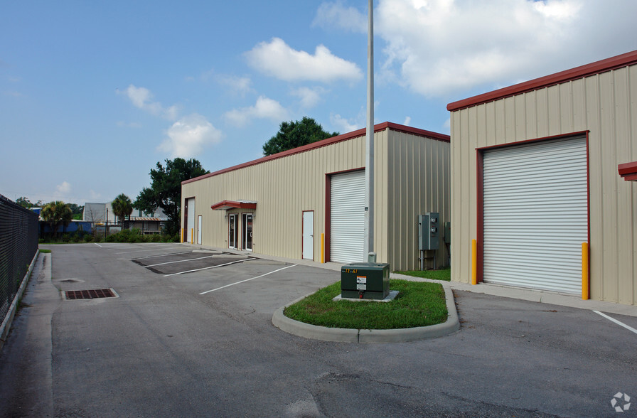 3615 E 10th Ave, Tampa, FL for lease - Primary Photo - Image 1 of 5