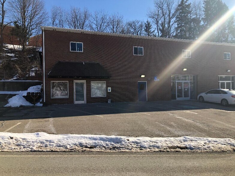 725 Pellis Rd, Greensburg, PA 15601 725 PELLIS