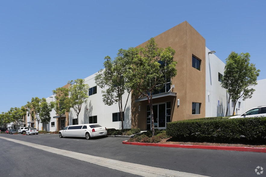 16782 Von Karman Ave, Irvine, CA for lease - Building Photo - Image 2 of 8