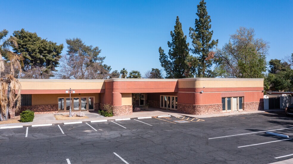 715 N Gilbert Rd, Mesa, AZ for sale - Primary Photo - Image 1 of 1