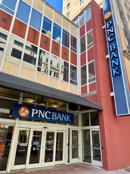 218 Datura St, West Palm Beach, FL for lease - Building Photo - Image 3 of 9