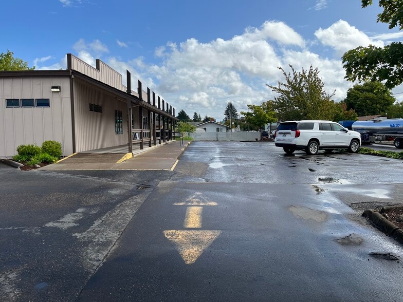 1219 Applegate St, Philomath, OR for lease - Building Photo - Image 3 of 13