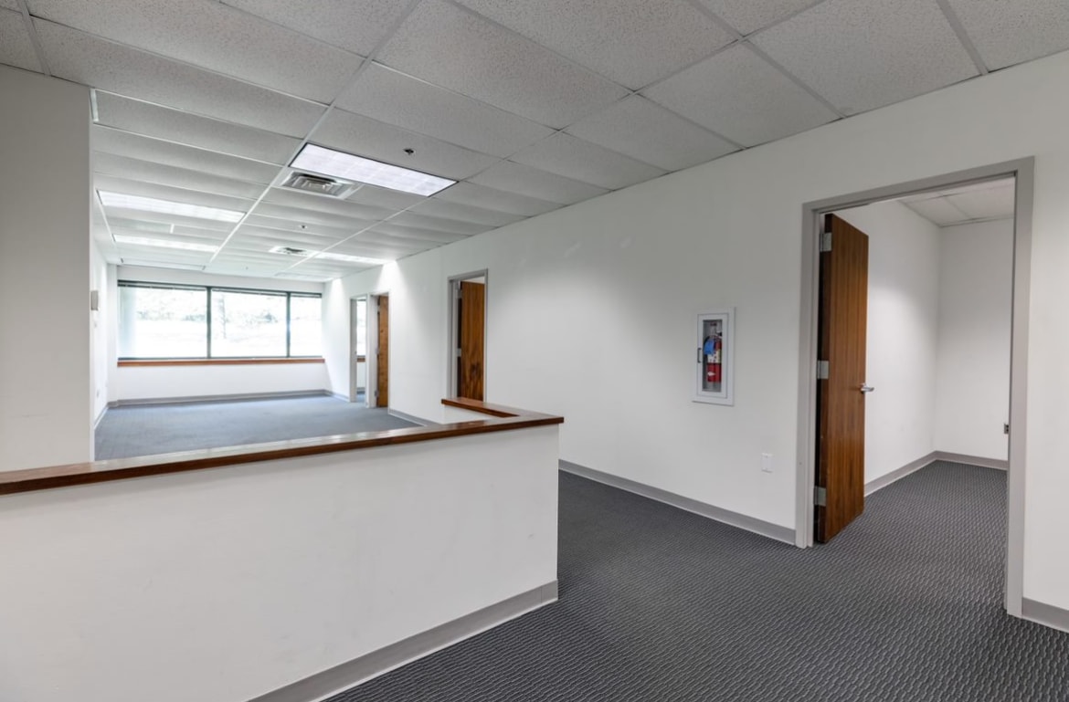 2 Walnut Grove Dr, Horsham Township, PA for lease Interior Photo- Image 1 of 4